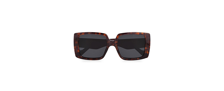 Óculos de sol quadrado em modelo maxi, com lentes pretas e armação em animal print.